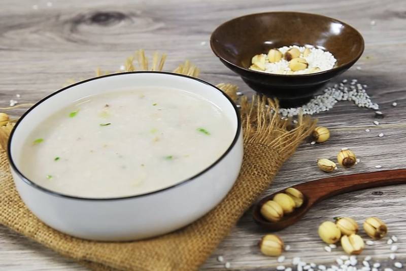 cháo hạt sen cho bé ăn dặm