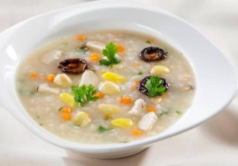 Cháo gà hạt sen