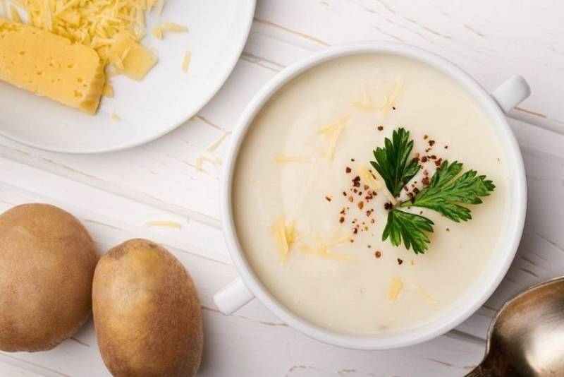 Cháo thịt lợn + khoai tây + phô mai