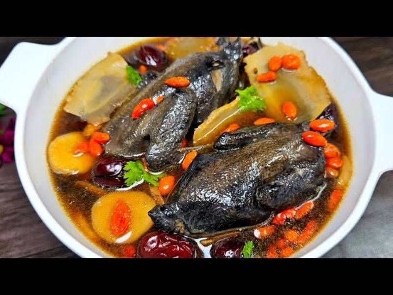 Gà tiềm thuốc bắc