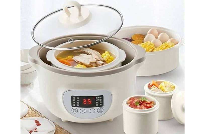 Hầm xương bằng nồi Bear cho canh ngọt thanh, đậm vị