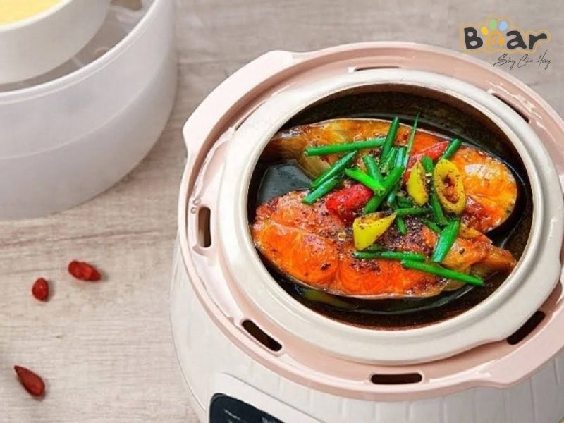 Kho cá bằng nồi nấu chậm Bear