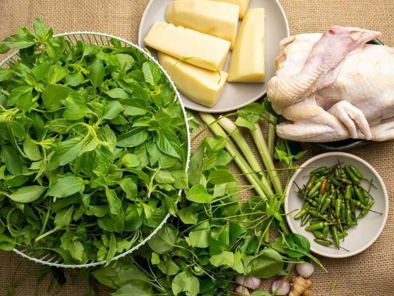 Bước 3: Hoàn thành lẩu gà lá é