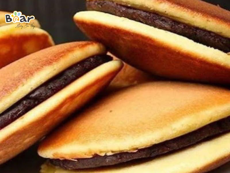 Bánh rán Doremon cho bé thích thú ăn dặm