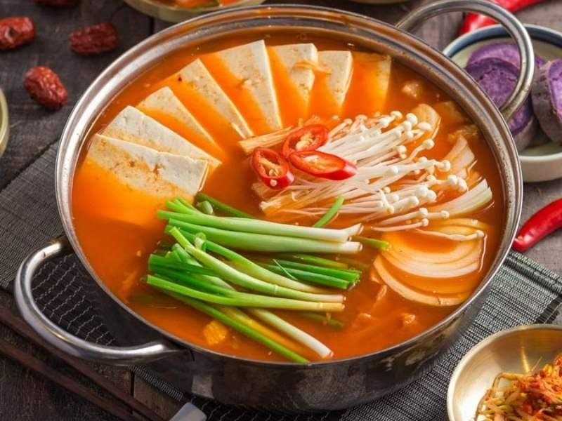 Cách nấu lẩu kim chi chay