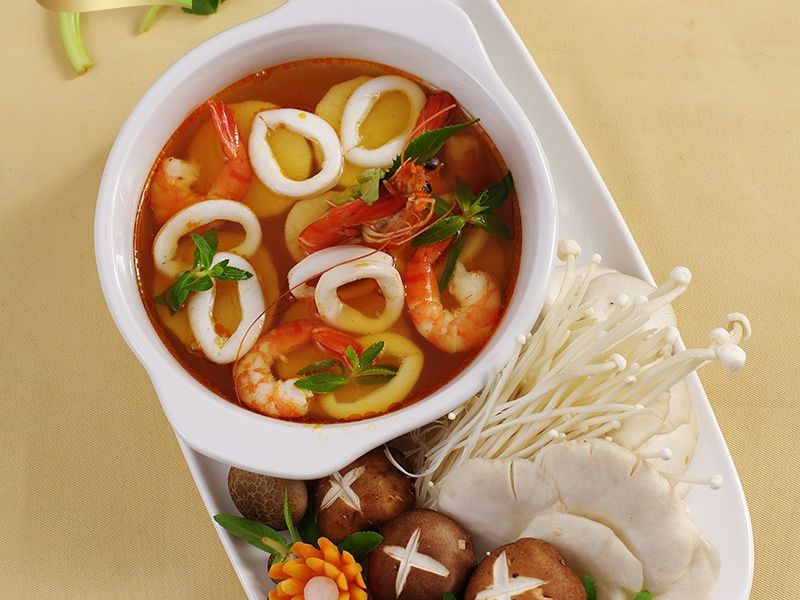 Lẩu nấm chua cay