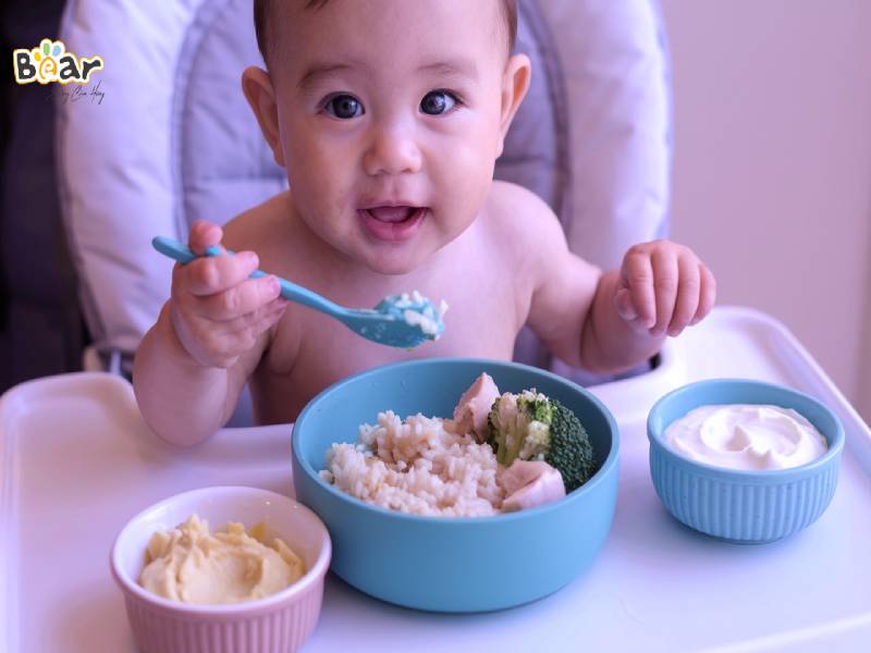 Thực đơn ăn dặm cho bé 8 tháng